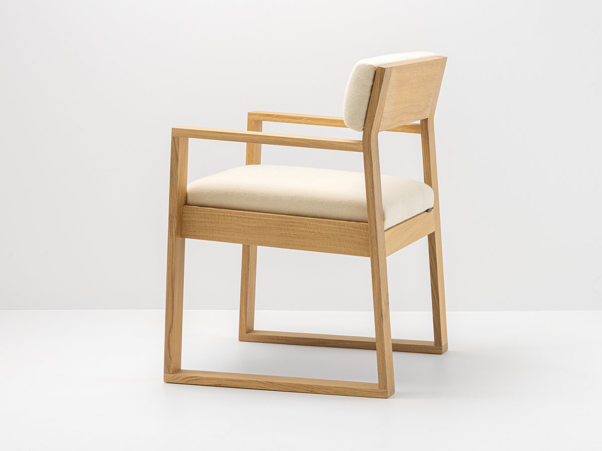 Chaise Aix en chêne et tissus Arpin ® - Chaise design pour le salon 
