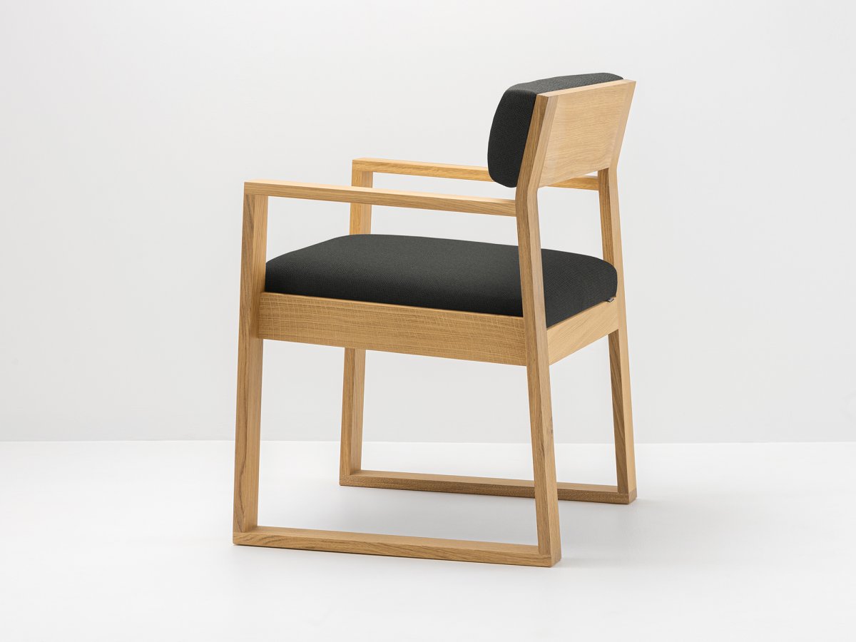 Chaise tapissé pour salon scandinave en tissu et bois Gabriel® - Aix